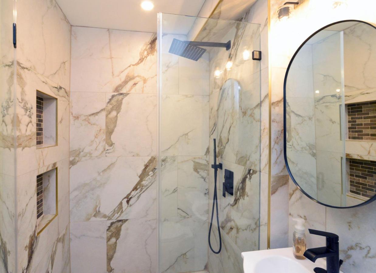 Modern Two Bedroom Condo - Boston Stoneham Exterior photo
