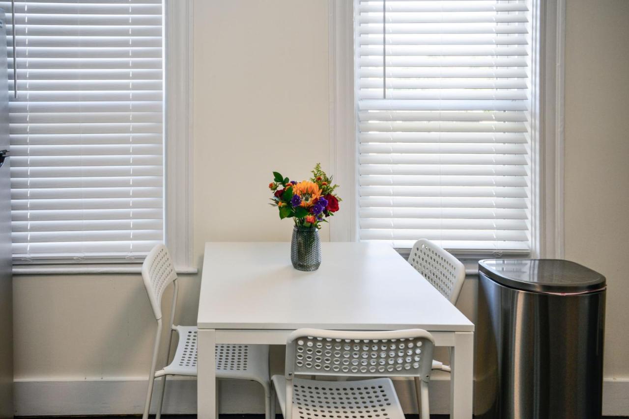 Modern Two Bedroom Condo - Boston Stoneham Exterior photo