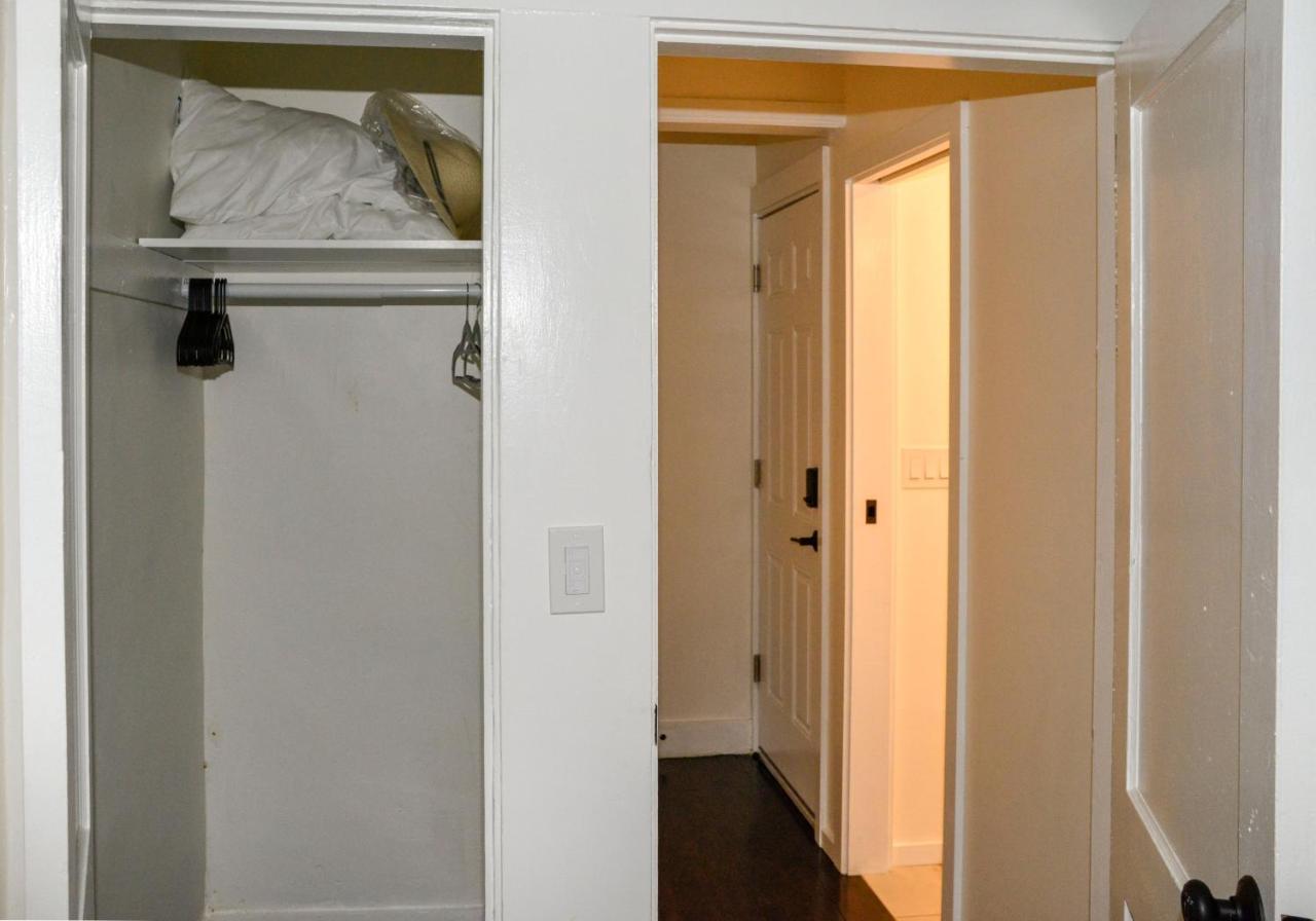 Modern Two Bedroom Condo - Boston Stoneham Exterior photo
