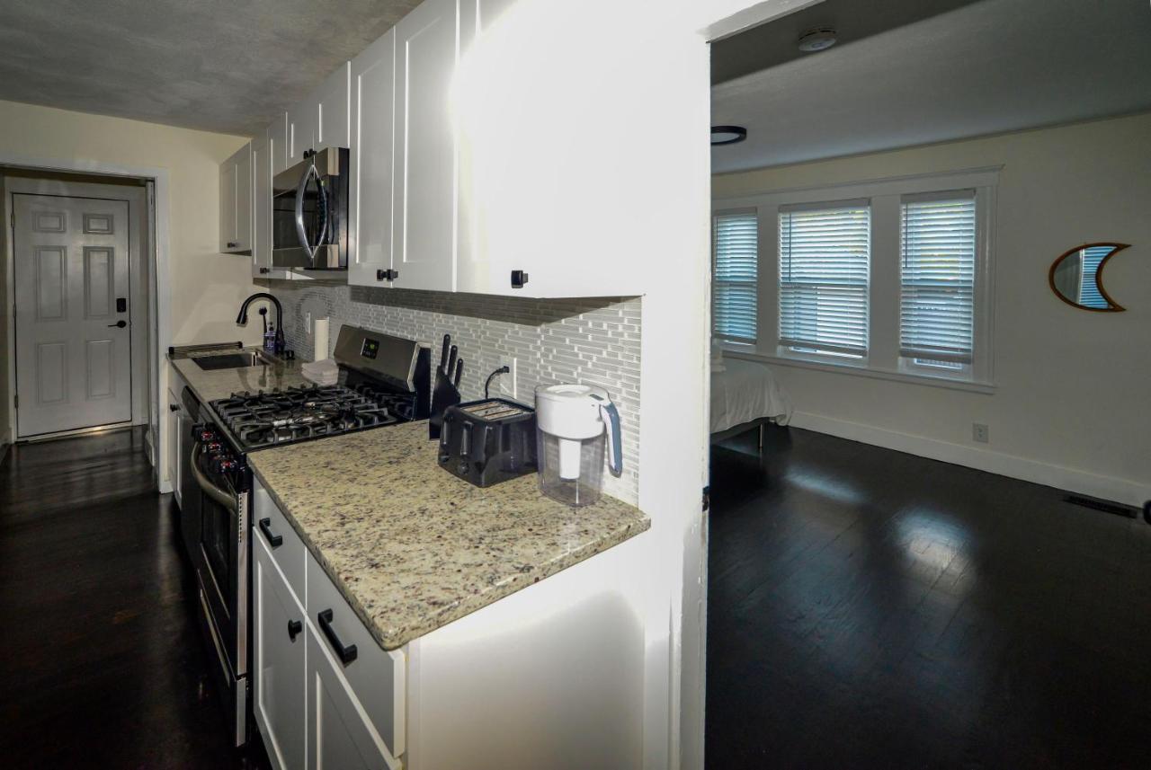 Modern Two Bedroom Condo - Boston Stoneham Exterior photo