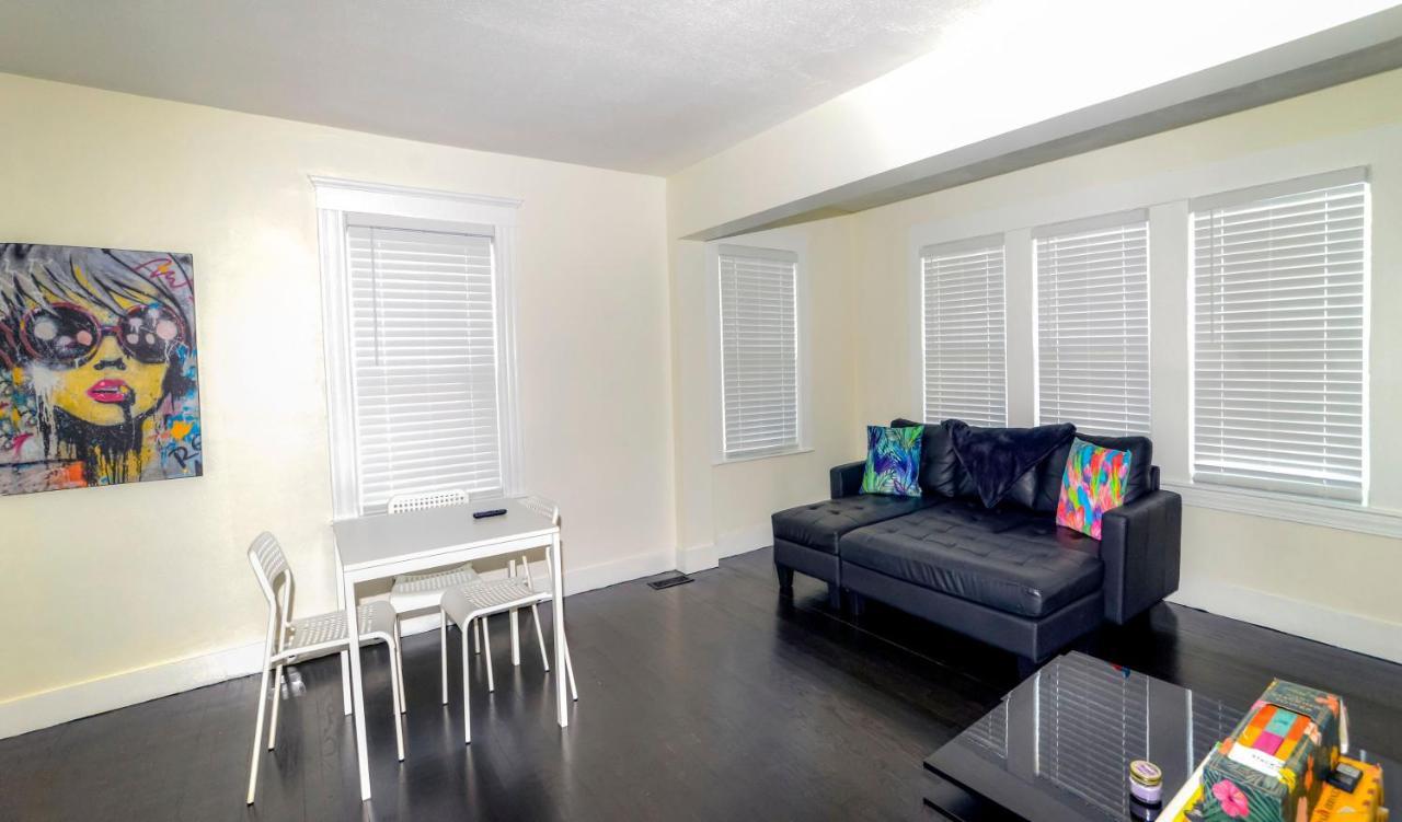 Modern Two Bedroom Condo - Boston Stoneham Exterior photo