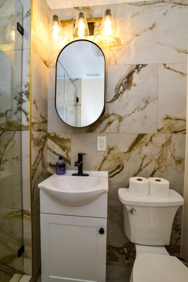 Modern Two Bedroom Condo - Boston Stoneham Exterior photo