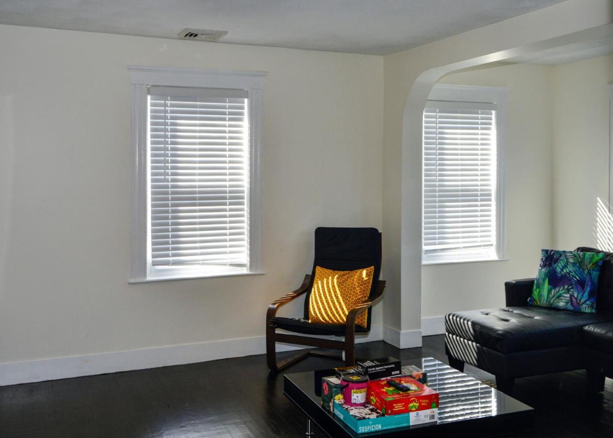 Modern Two Bedroom Condo - Boston Stoneham Exterior photo