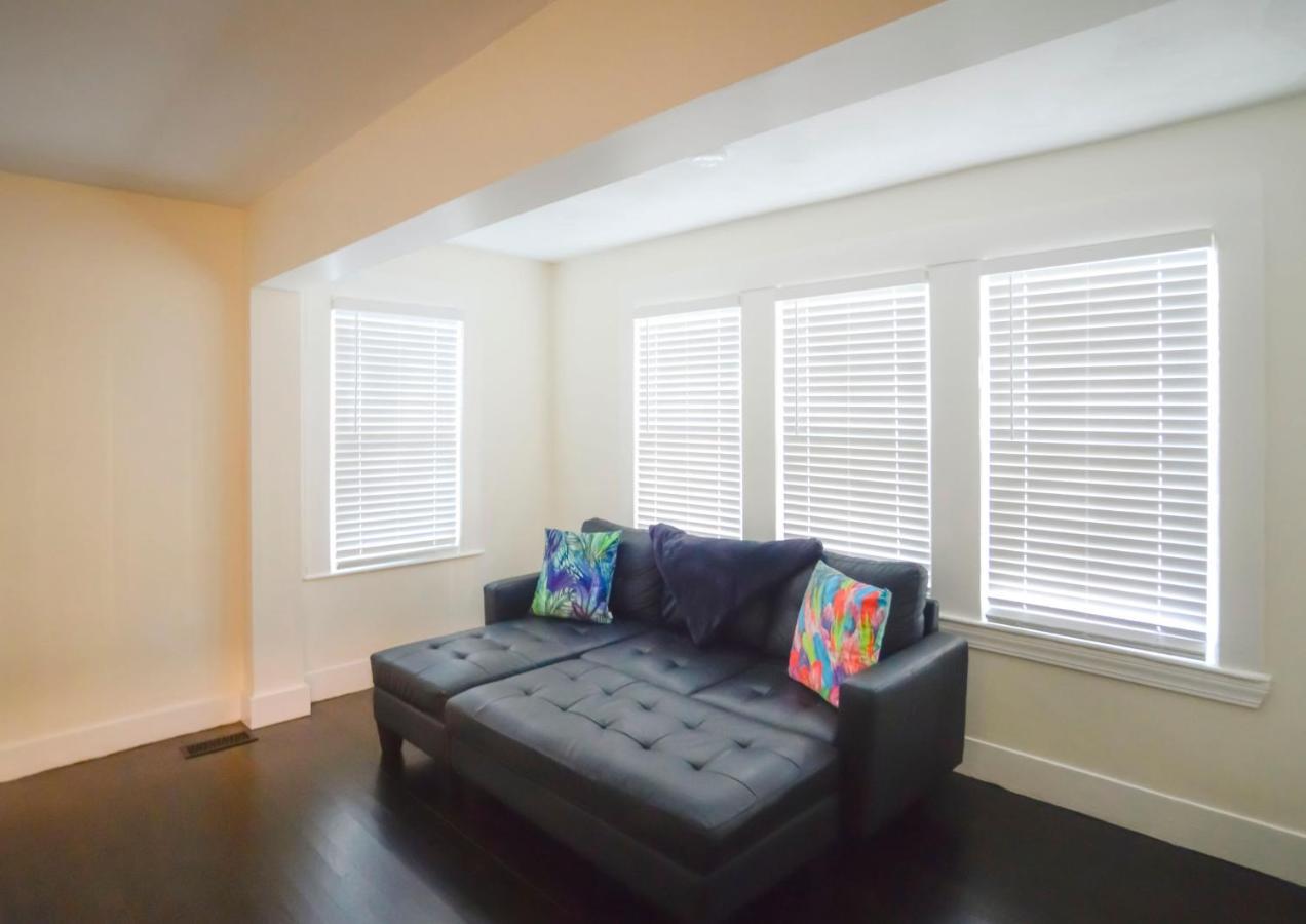Modern Two Bedroom Condo - Boston Stoneham Exterior photo
