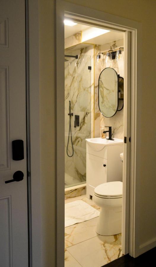 Modern Two Bedroom Condo - Boston Stoneham Exterior photo