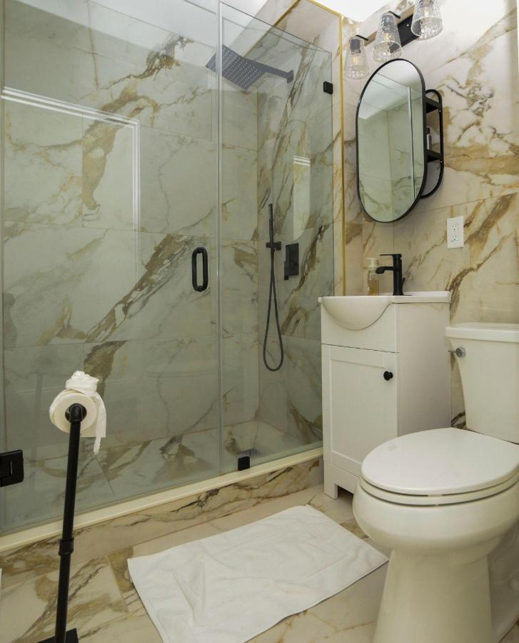Modern Two Bedroom Condo - Boston Stoneham Exterior photo